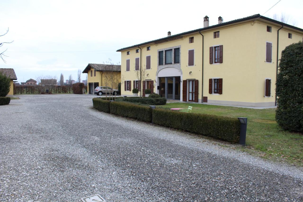 B&B Temenos Parma Buitenkant foto
