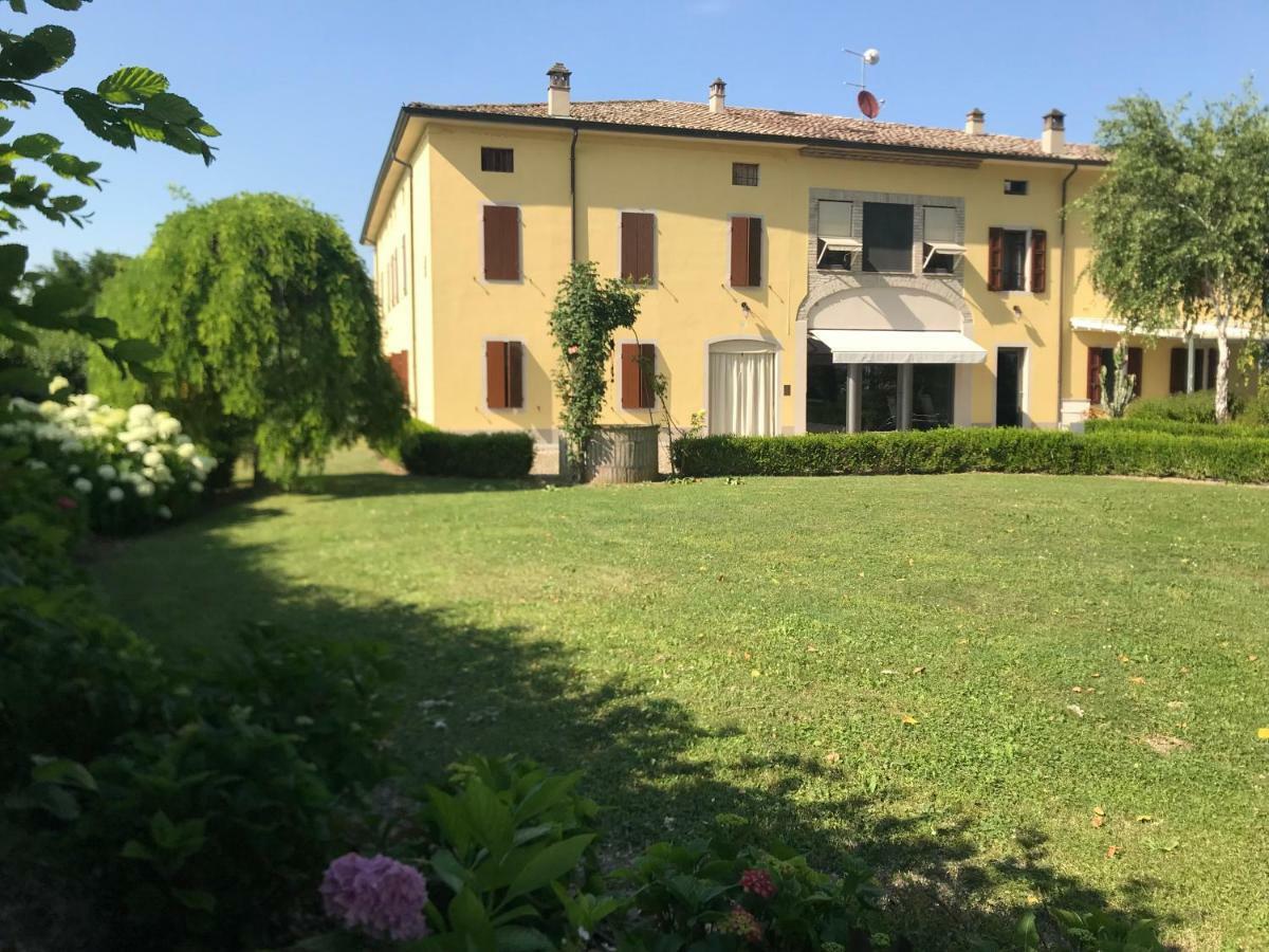 B&B Temenos Parma Buitenkant foto